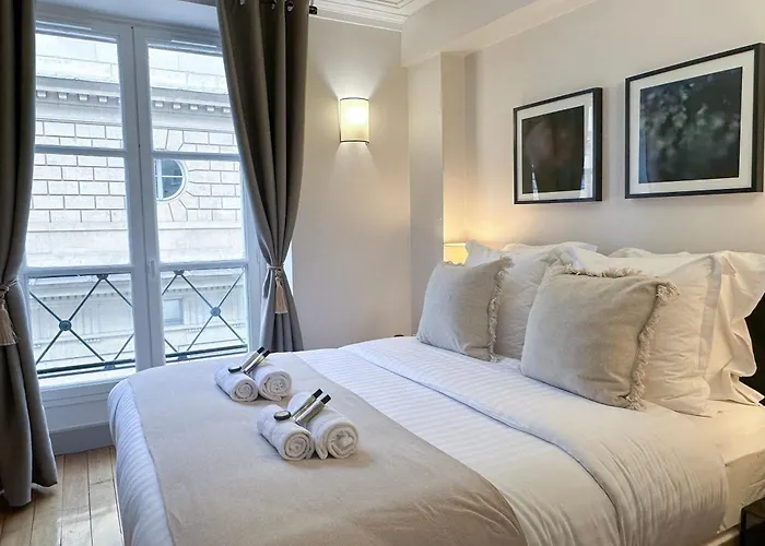 Deluxe Apartment