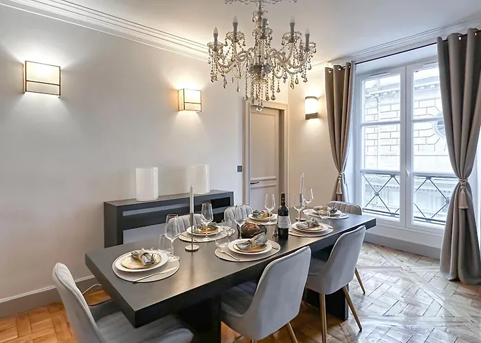 Deluxe Apartment